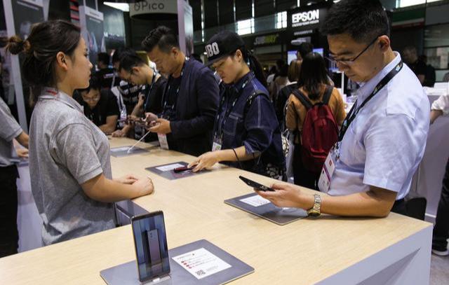 苹果手机网购和实体店有什么区别,网上买手机和现实中买手机哪个好