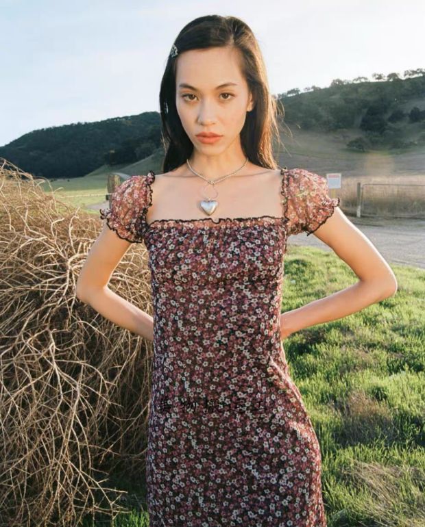 适合20-25岁女生的衣服店铺推荐,少女的衣柜