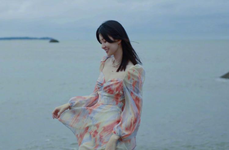 乔欣海边的唯美图片,乔欣海边花絮