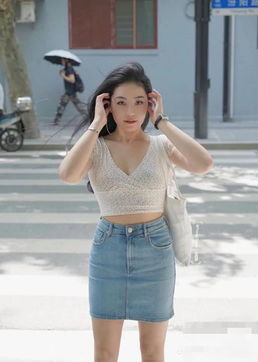 经典百搭的牛仔裙时髦又减龄,韩版超薄慵懒风宽松显瘦牛仔裙