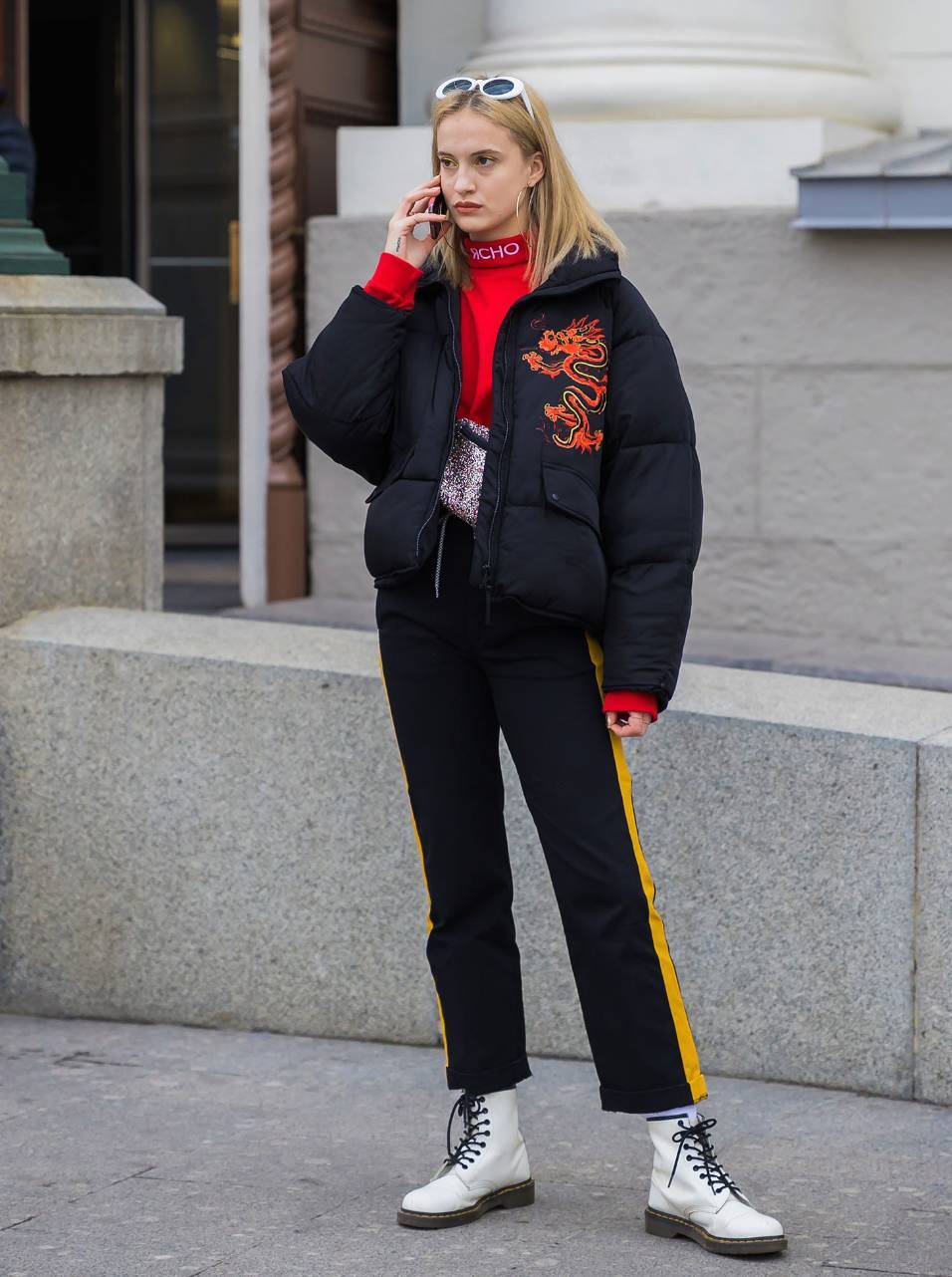 今年流行的条绒阔腿裤小个子穿搭,阔腿裤显瘦裤子保暖又好看