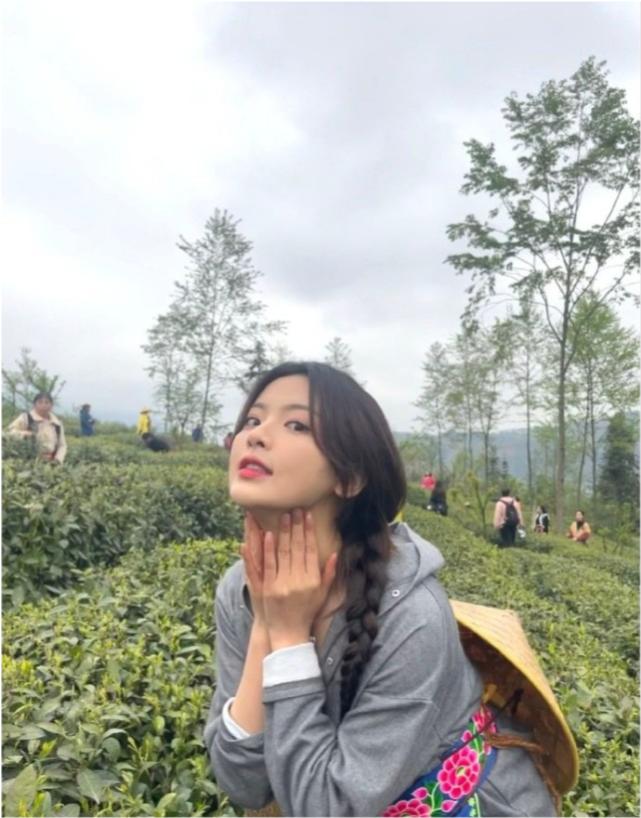 baby高清怼脸画面,baby怼脸照被嘲眼纹明显