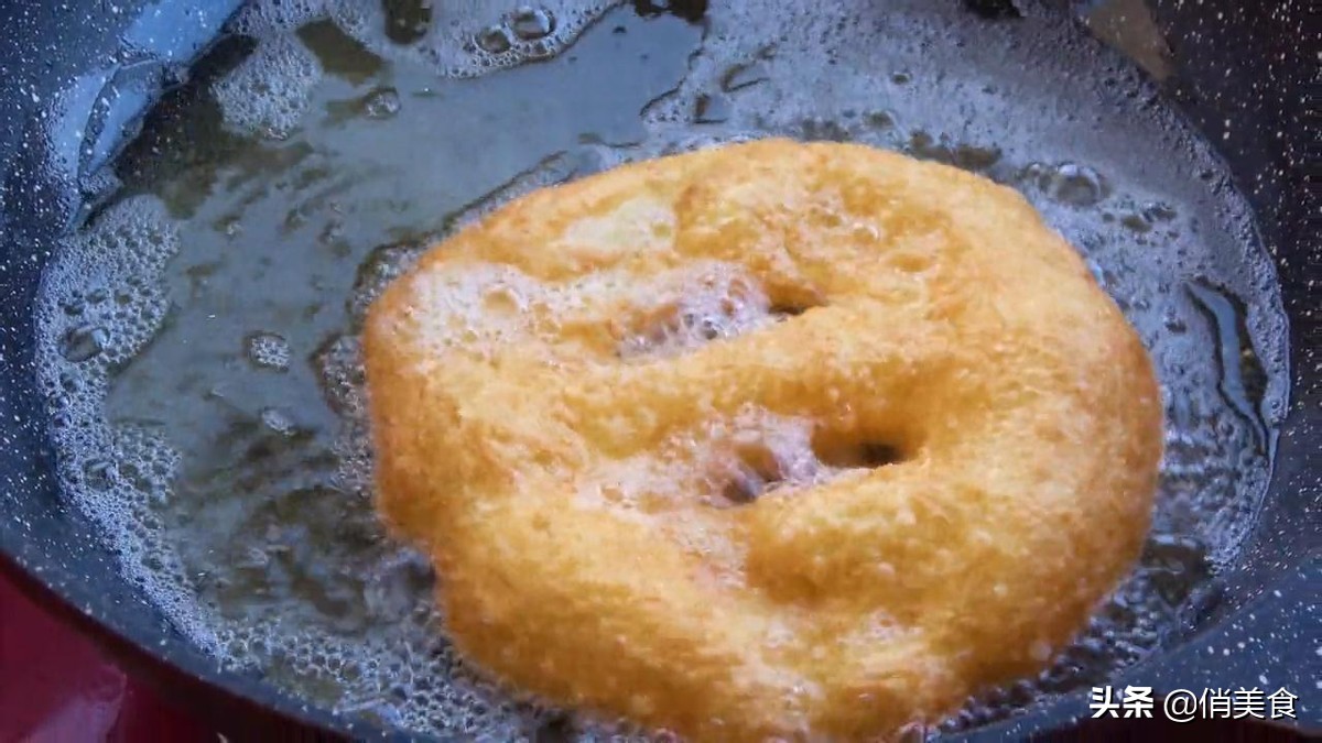 油饼怎样和面才酥软好吃,怎样做油饼和面才松软好吃