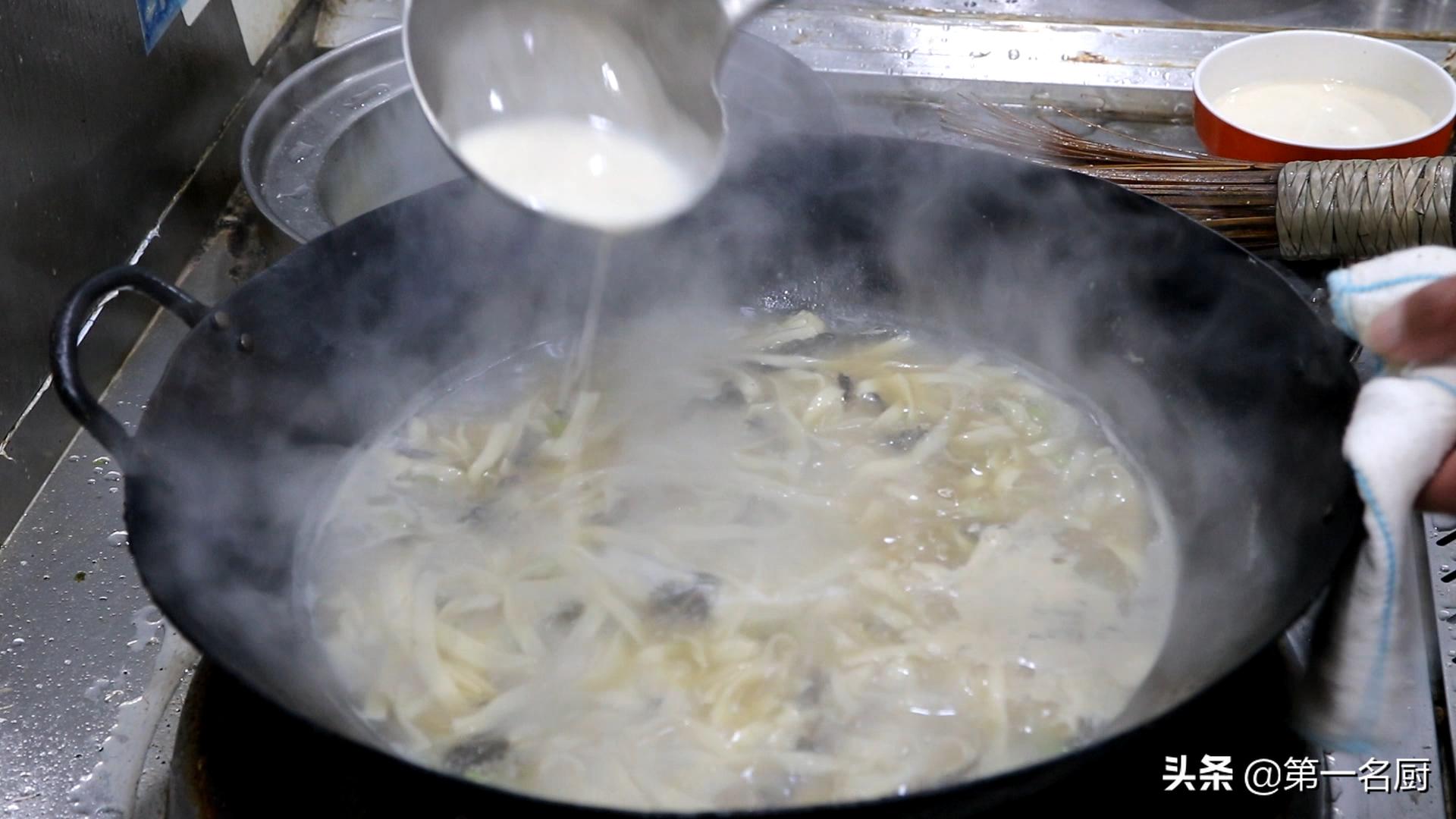 河南肉面条汤面条,河南面食糊汤面