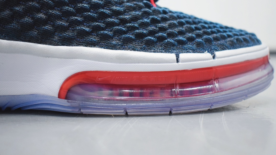 言足斋·测评丨Alphadunk:并不乐观的“头阵”