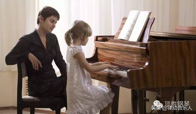 学电子琴和学钢琴一样吗？能用电子琴代替钢琴练指吗？