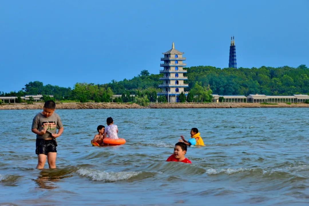 威海乳山海边,乳山海滩和威海哪里海水干净