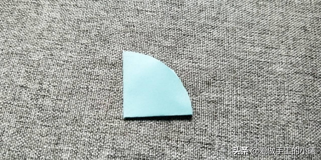 小雨伞折纸复杂版与简易版,小雨伞折纸简单小班