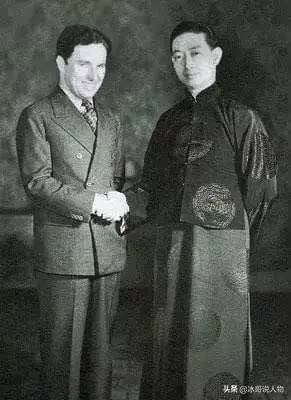 站起来的霍金图片,站起来的霍金