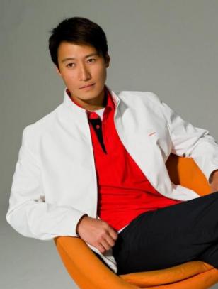 香港吴某凡的*艳猎**情史：天后港姐看不上，被不知名小助理迷乱心智