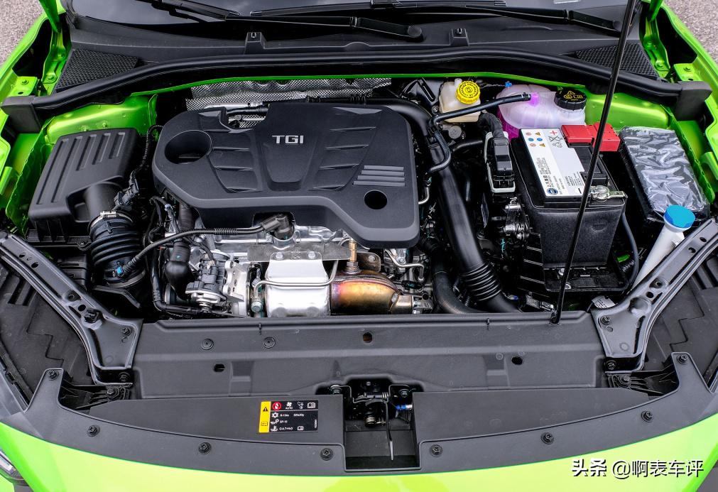 名爵6新款顶配有没有不带尾翼的,名爵6第三代赛道绿适合男的开么