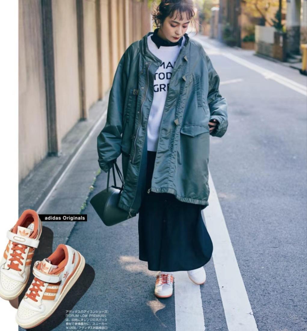 穿来穿去、独爱“运动鞋”,调节风格、形成焦点,它真是一把好手