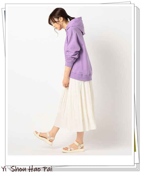 十种颜色卫衣搭什么裤子才好看,连帽卫衣穿搭配色技巧