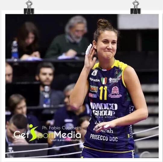 中意女排比赛,中国女排三比二战胜意大利袁心玥