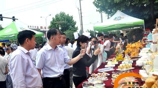 社会如同一艘大船,社会就像是一场舞台剧