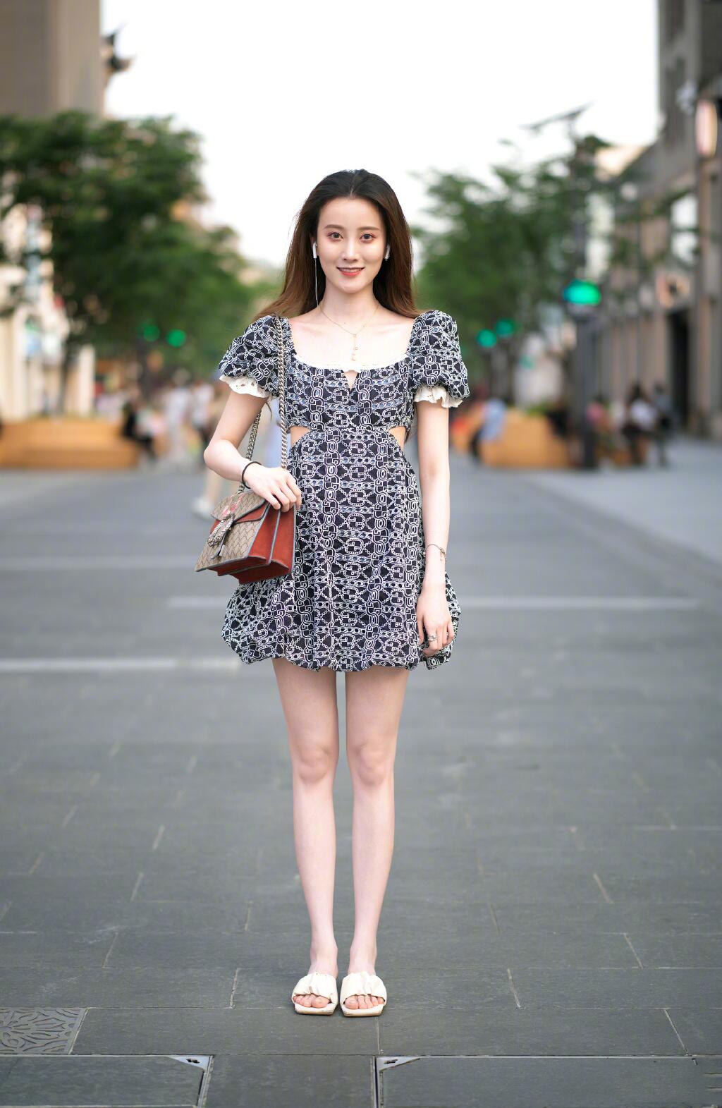 老爹鞋配裙子的穿法图,穿裙子千万别搭这4双鞋