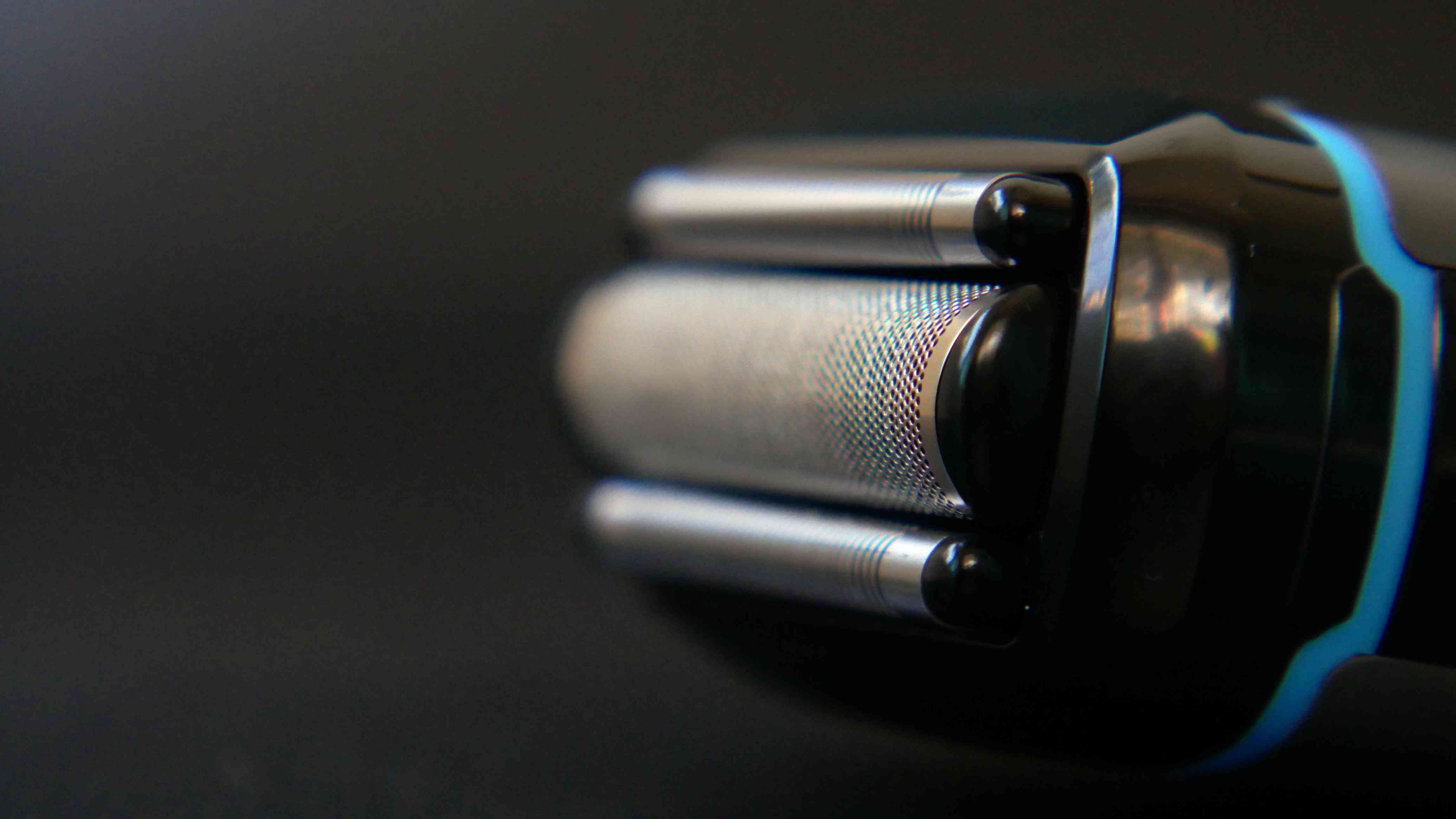 国产剃须刀终于有个能打的了，博朗松下措手不及