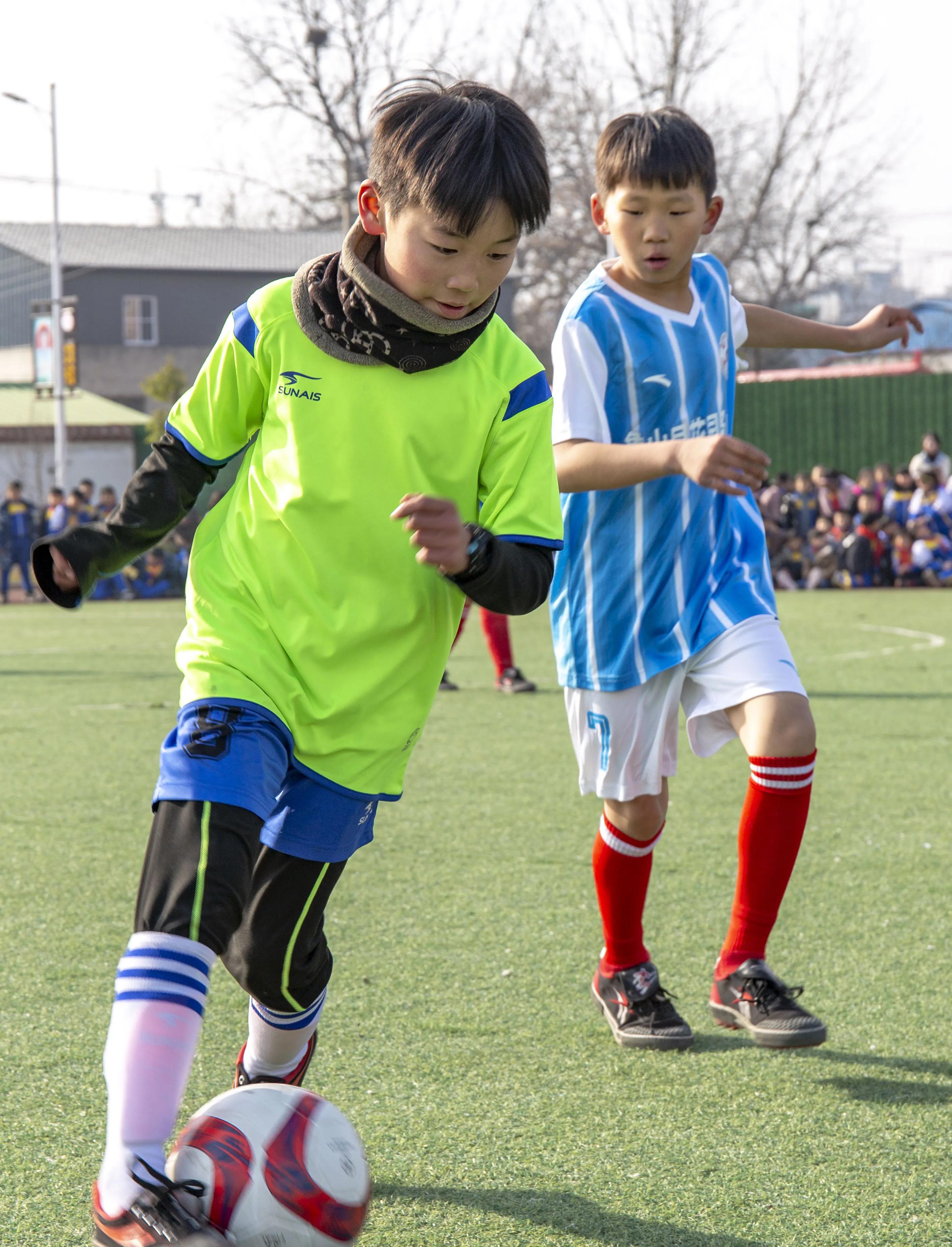 鲁山教育扶贫送教,足球送教下乡