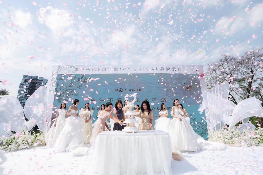 小美甲大产业，为什么投资人、粉丝都乐意跟投这个成都美女？