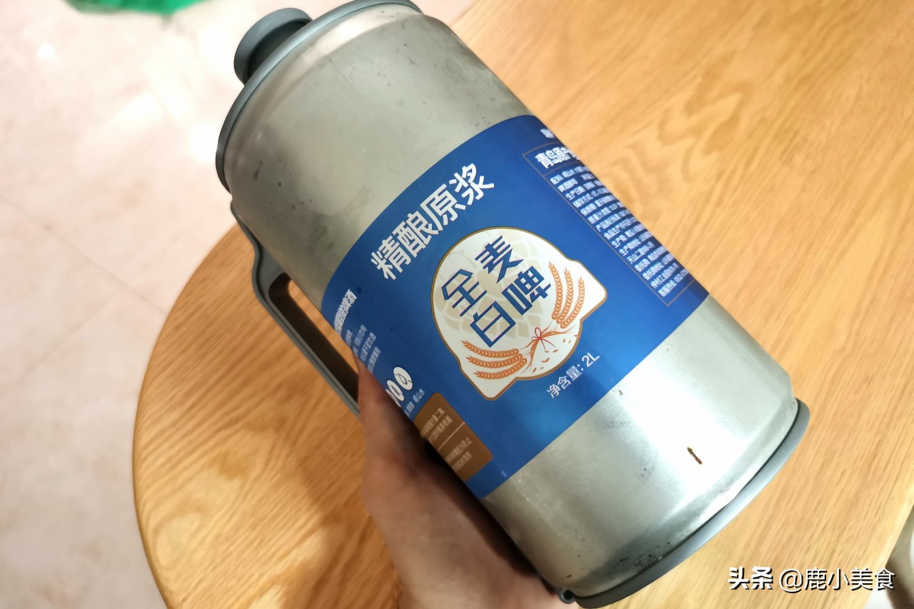 啤酒别只认大牌，只有符合“2个特点”，才算“真啤酒”