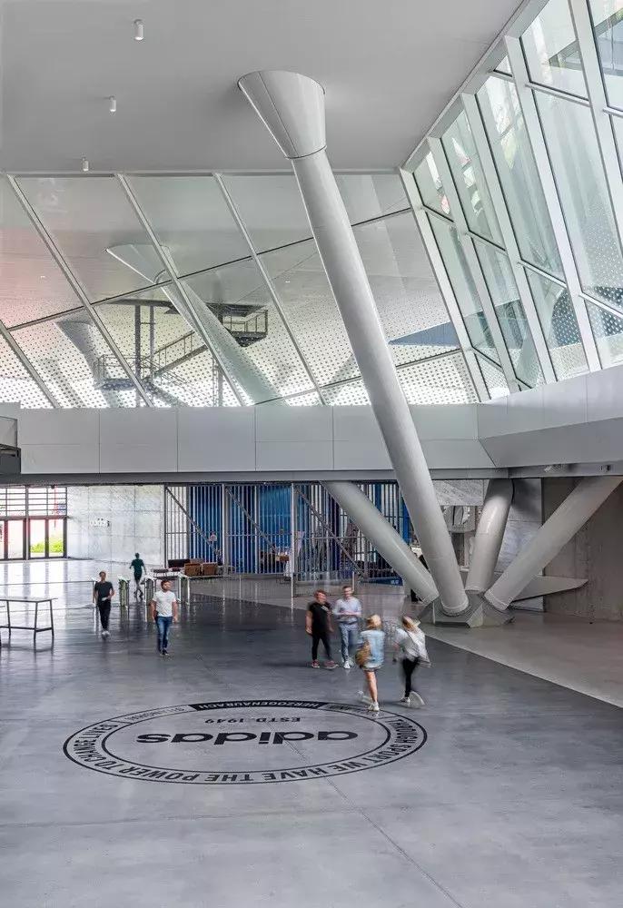 阿迪达斯adidas总部,adidas总部大楼图片