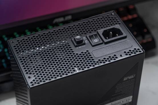 rogstrix雷鹰850g测评,rogstrix雷鹰550w