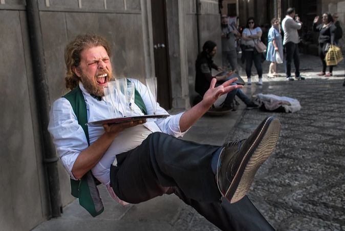 对服务员这份工作怎么理解,服务员是一份令人满意的工作