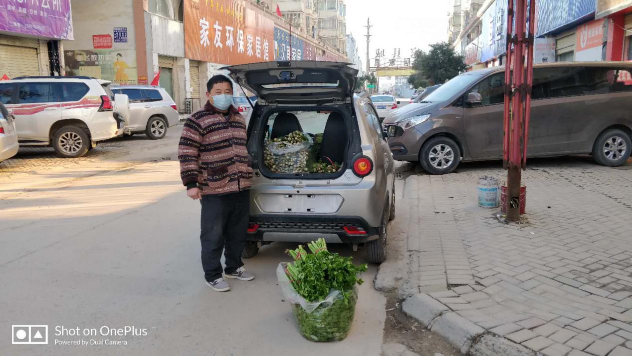 郑州志愿红构筑暖心疫情防线,红色驿站筑牢防疫坚实堡垒