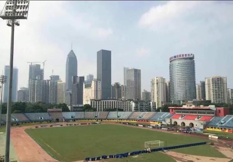 武汉卓尔新球场,武汉卓尔专业球场效果