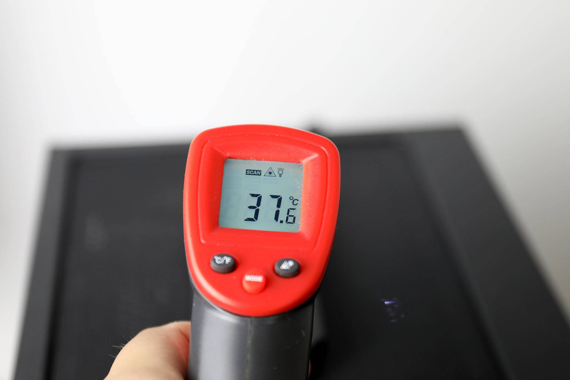 既要高速也要炫酷，ROGSTRIXARION固态硬盘盒评测