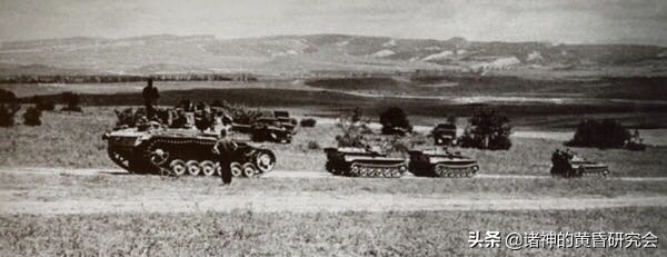虎式坦克vs潘兴坦克谁更强,m26潘兴坦克vs虎式坦克