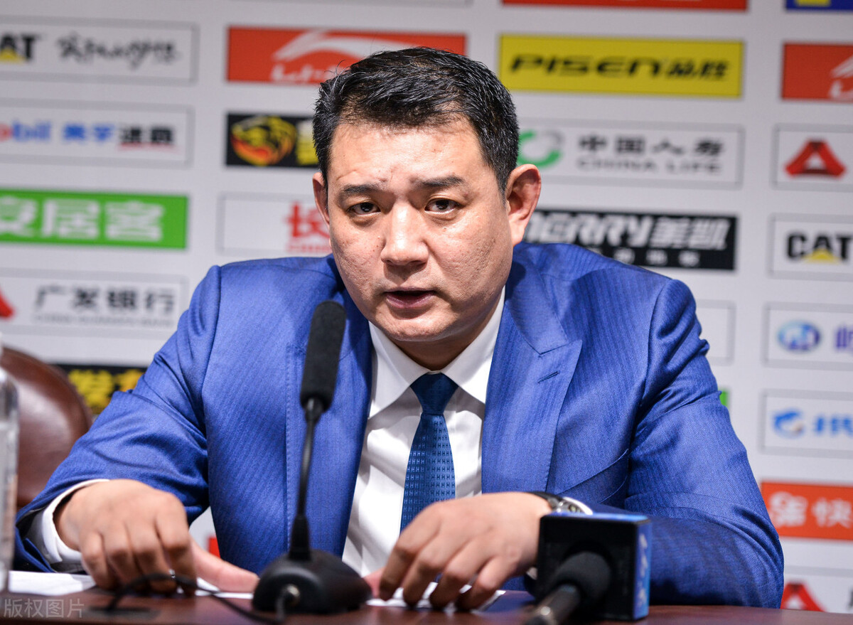 山东男篮主教练巩晓彬去哪里了,巩晓彬为何不干山东男篮主教练了