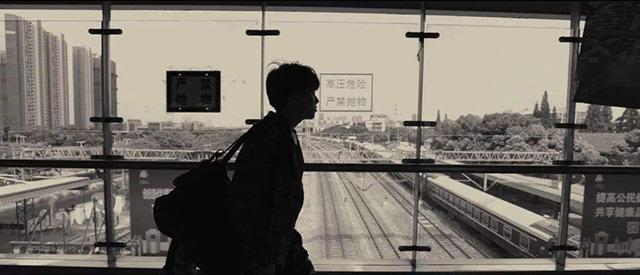 城市的怀抱有限：穹顶之下，小镇青年理想何寻？