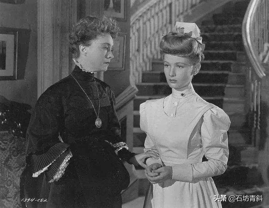 性感*物尤**维洛妮卡·莱可好莱坞唯一靠*猫猫躲**发型成名的女星