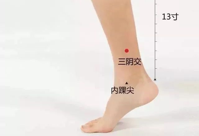 一艾灸就嗓子疼怎么回事,一艾灸就上火失眠