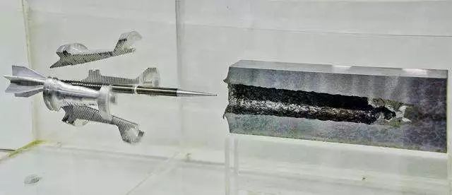 都说尖头弹易碎还跳弹，那为啥穿甲弹还是尖尖的，原因很简单