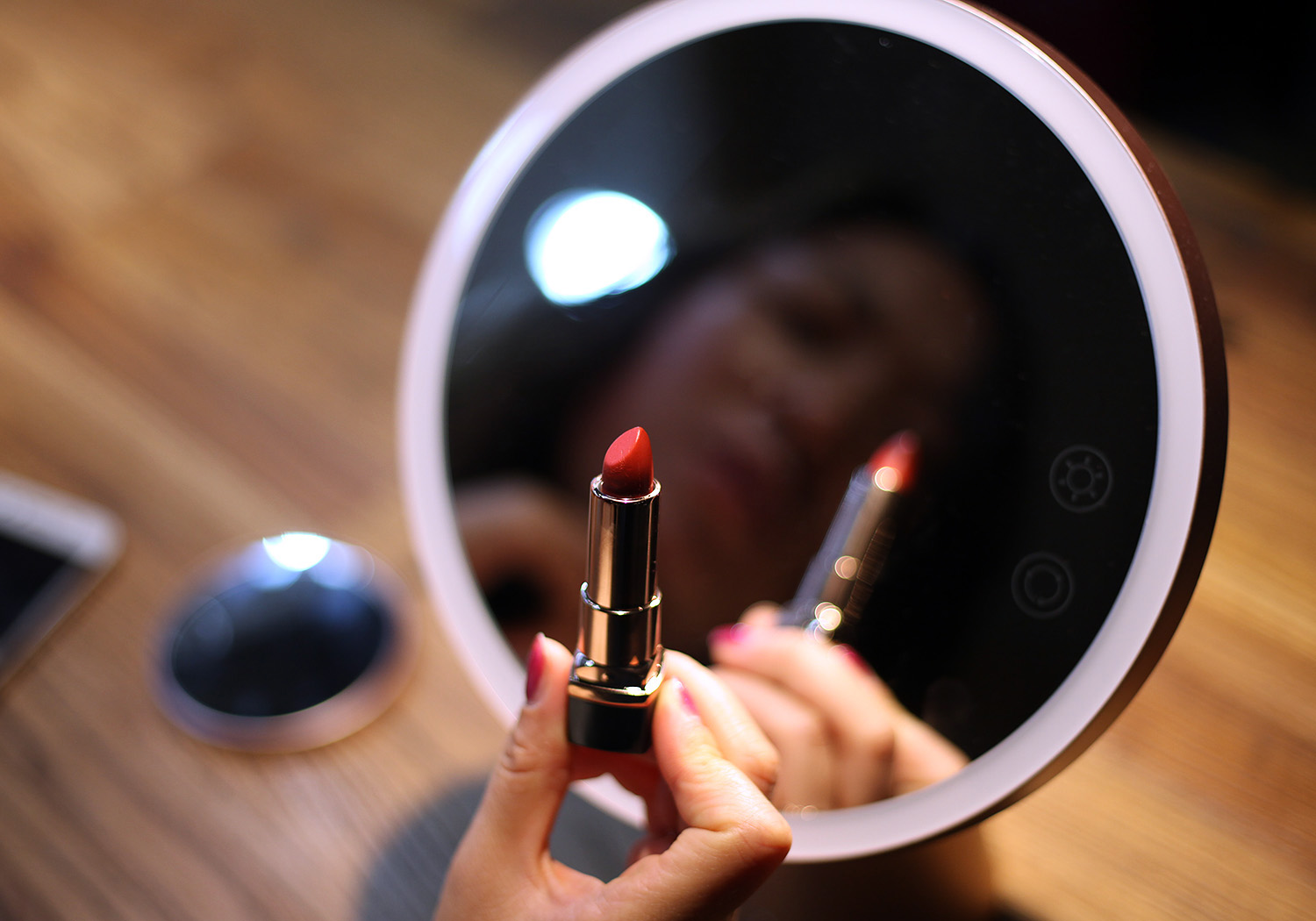 觅光化妆镜跟斐色耐哪个好,斐色耐折叠化妆镜测评