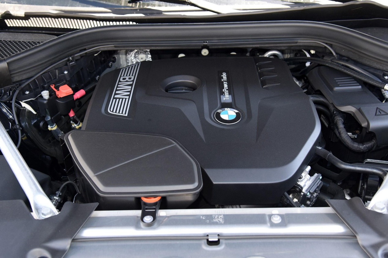 钢铁侠和雷神大战,钢铁侠对战雷神的视频