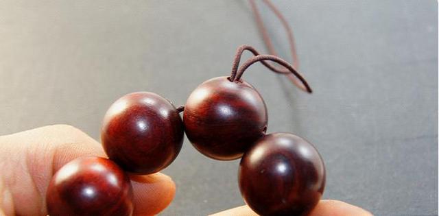 如何给文玩手串换绳,文玩换绳打结方法图解