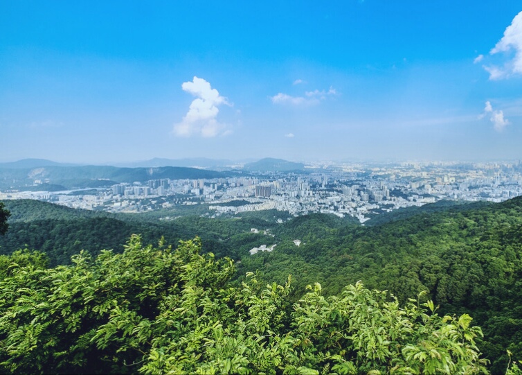 广州白云山风景区有山爬吗,广州白云山哪个入口风景最好