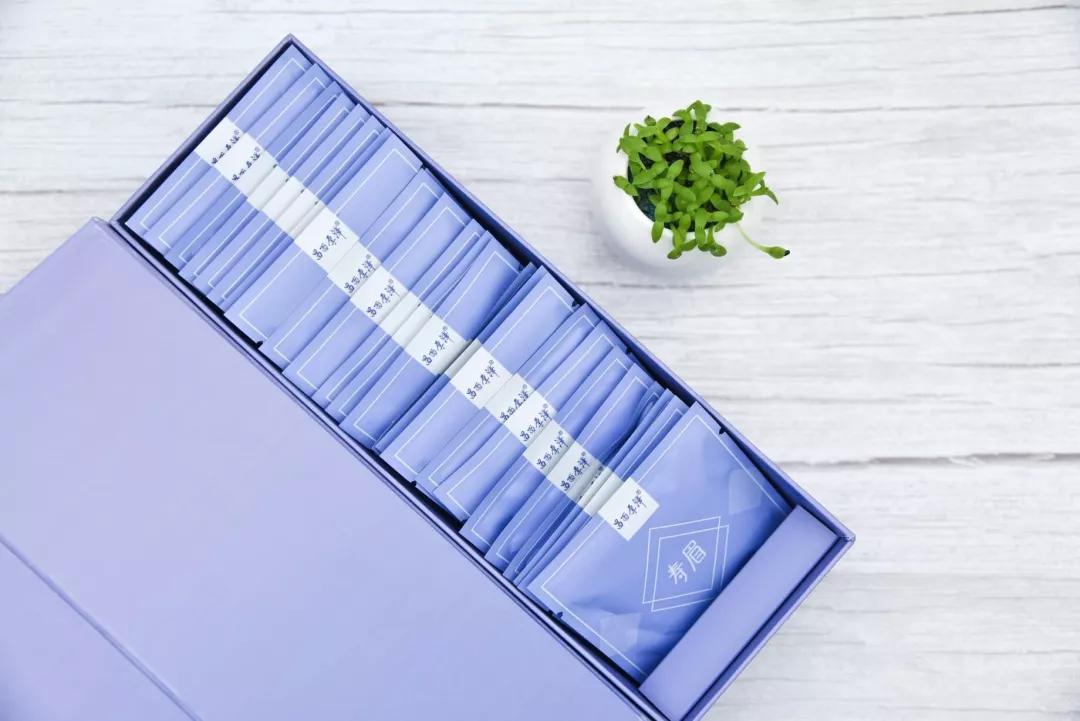 福鼎白茶寿眉小片,福鼎小方片老白茶寿眉汤色