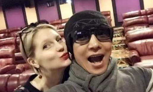 撒贝宁一家四口双胞胎,撒贝宁龙凤胎首曝光