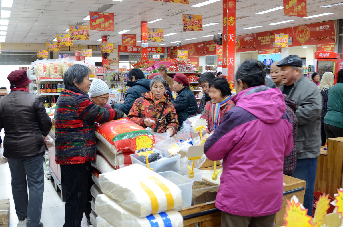 山东小姑娘卖蔬菜一年赚了150万,河南大姐卖青菜一年赚一百多万