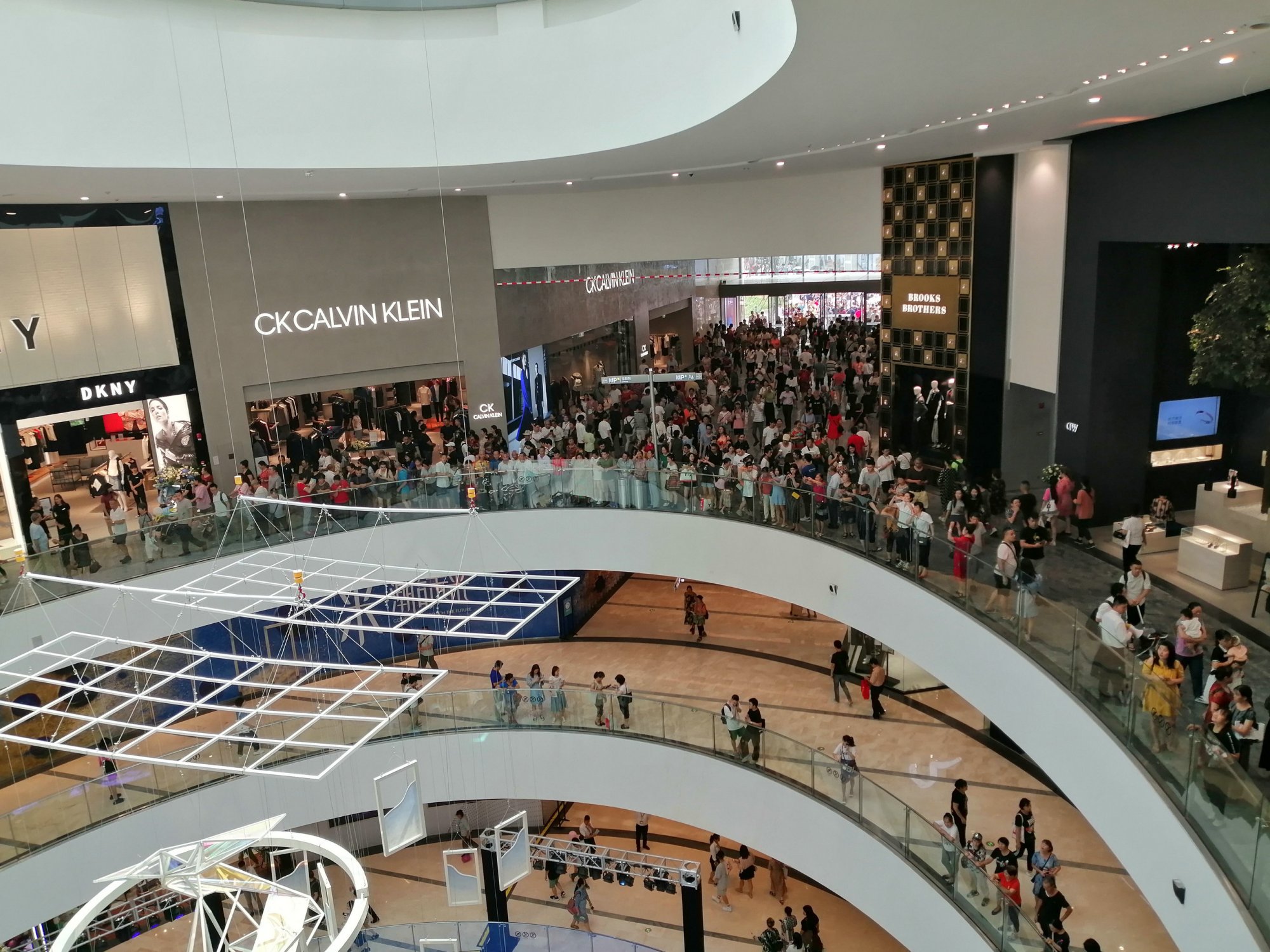 一天逛不完的商场,重庆来福士购物中心游玩