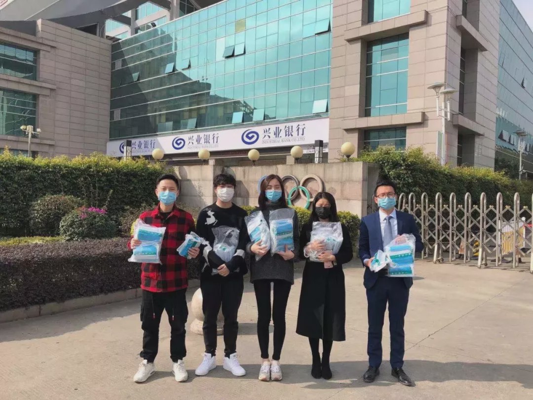 绿城风雨同舟,绿城与您在一起