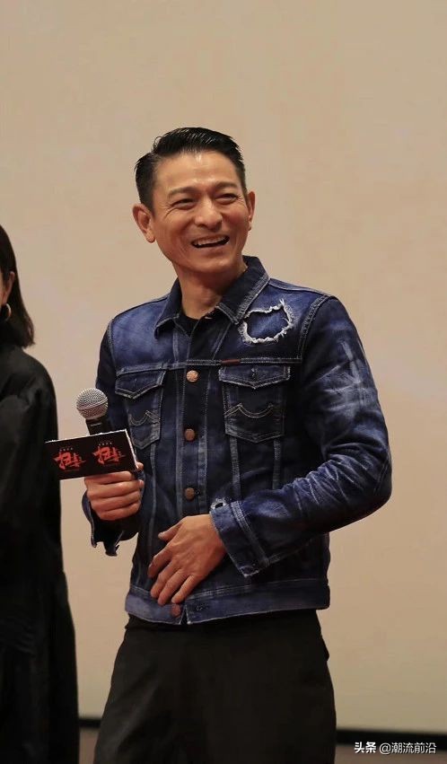 刘德华老了为什么装得很年轻,刘德华年轻时一脸褶子