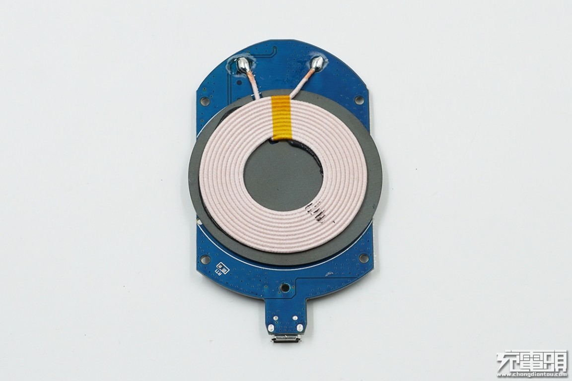 philips充电器拆卸图解,飞利浦dlp2109移动电源拆解