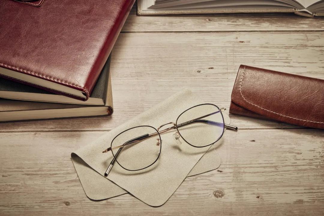 如何正确清洗眼镜,清洁眼镜的正确方法