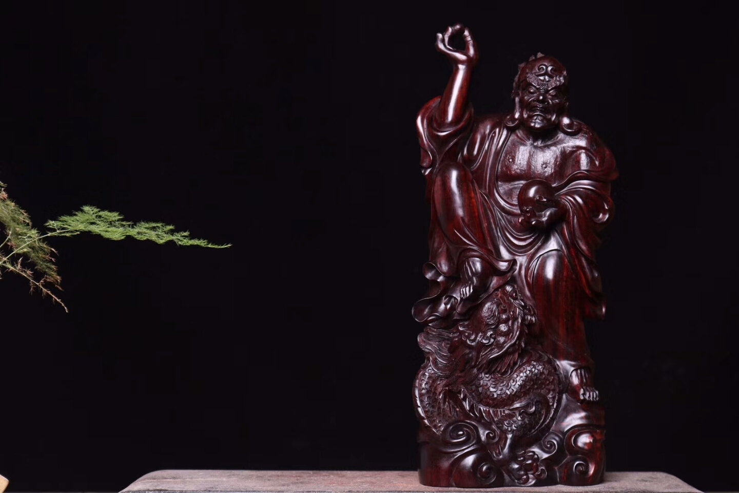 木雕用什么材质的最好,常见的木雕材料一般分为两大类