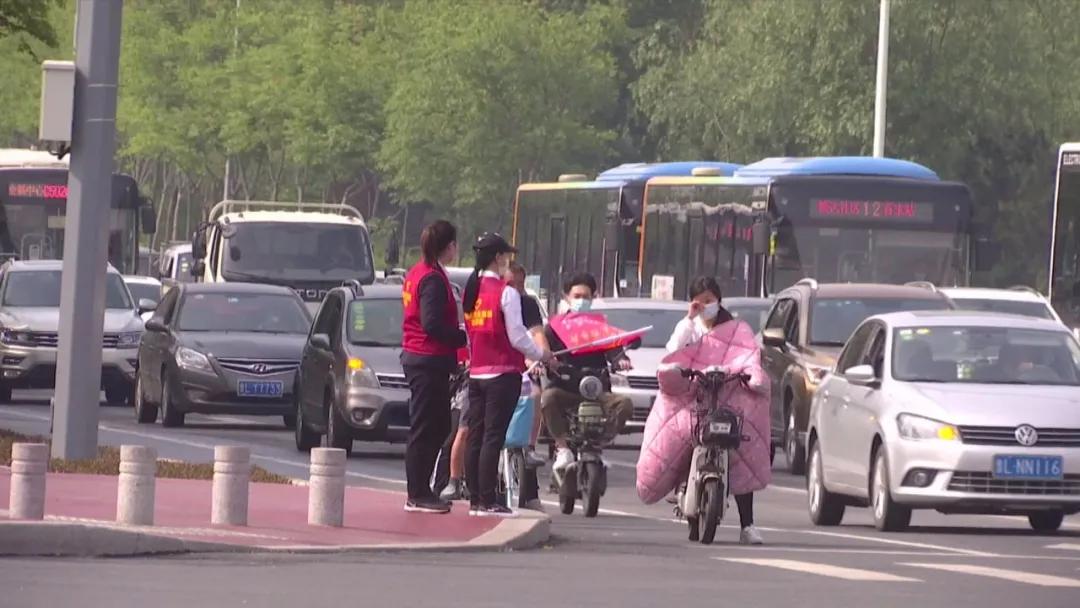 党员先锋岗示范岗创建活动,日照交通示范岗活动